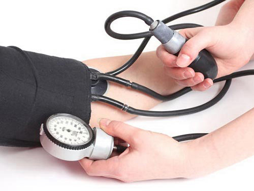 Để xác định nhịp tim và huyết áp cần có sự chỉ dẫn của bác sĩ chuyên khoa