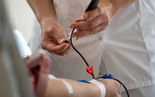 Biểu hiện lâm sàng của tai biến truyền máu do miễn dịch