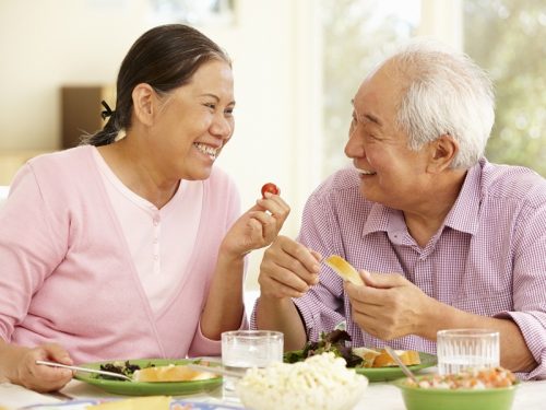Luôn nở nụ cười, giữ tinh thần lạc quan giúp người cao tuổi có sức khỏe tốt