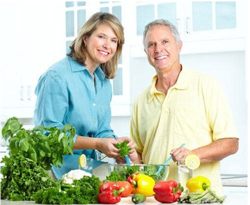 Chăm sóc người cao tuổi mắc bệnh suy thận cần quan tâm đến chế độ dinh dưỡng