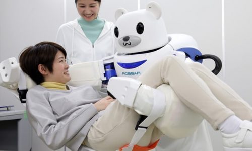 Tại Nhật robot sẽ trực tiếp chăm sóc người già