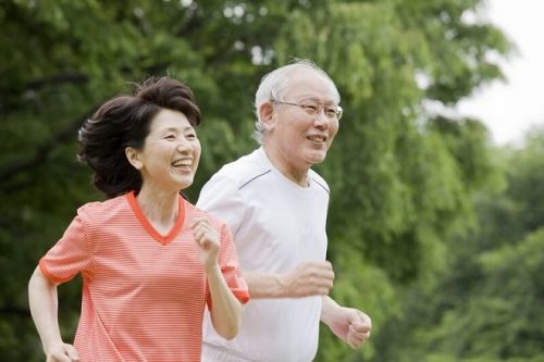 Người Nhật thường xuyên luyện tập thể dục để duy trì sức khỏe