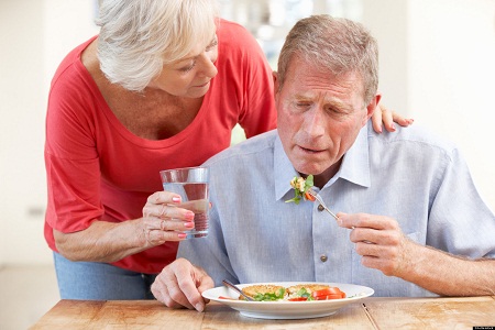 Vì sao người cao tuổi dễ bị thiếu vitamin?