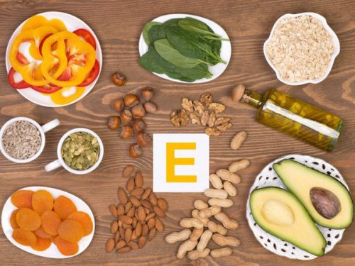 Người già có thể bổ sung vitamin E qua những thực phẩm tươi sống