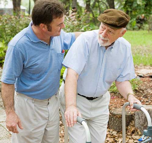 Bệnh đau lưng ở người cao tuổi có thể phòng ngừa bằng một số phương pháp vận động