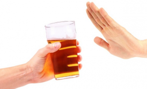 Khô khớp gối không nên sử dụng rượu bia, các chất kích thích