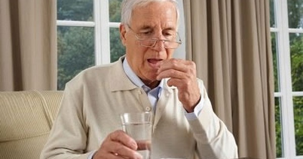 Những lưu ý trong cách sử dụng thuốc cho người cao tuổi