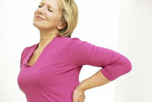 Nguyên nhân gây đau lưng ở người cao tuổi