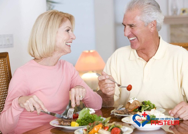 Chế độ dinh dưỡng cho người cao tuổi
