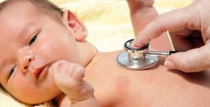 Cách phòng viêm phổi cho trẻ vào mùa hè hiệu quả
